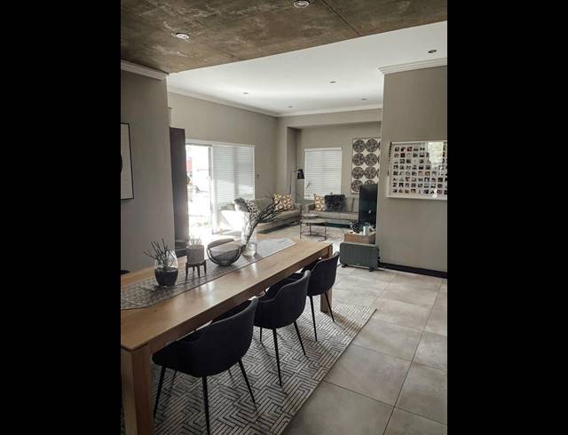 2 BEDROOM APARTMENT FOR SALE IN MENLO PARK